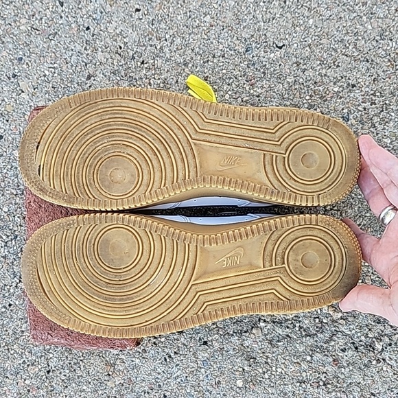 Nike Air Force 1 LV8 Go The Extra Smile - Picture 11 of 17